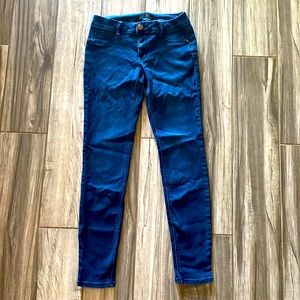 1822 Denim Jeggings Stretchy Jeans Soft and Comfortable Sz 27